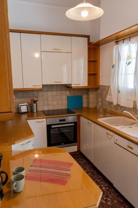 Saffron Apartment In Central Atenas Exterior foto